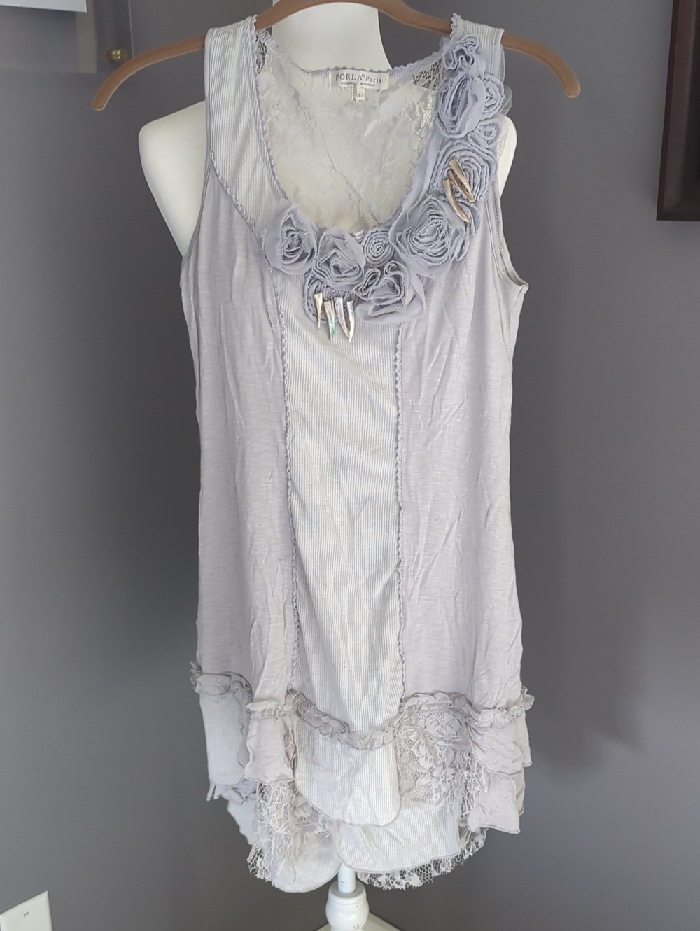Forla Light Grey Dress With Rosettes And Lace